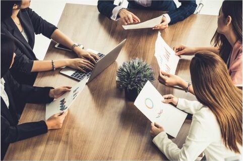 【正社員/英語】グッズ製作の歴史ある企業にてグローバル企業向けグッズ企画制作のお仕事＠東京